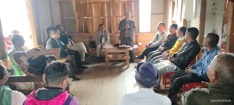 Bishop toured Behiang division